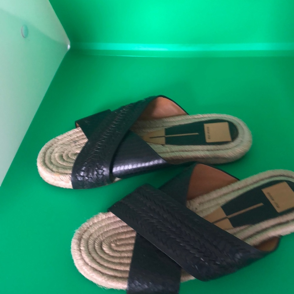 Dolce Vita black snake leather flat sandals size 7.5